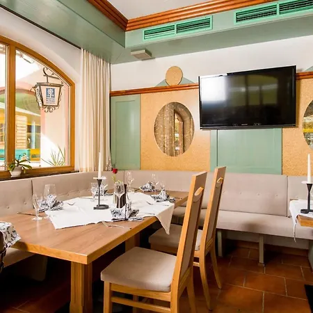 Pensjonat Gaestehaus Zugspitzblick 3*