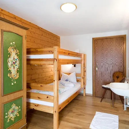 Pensjonat Gaestehaus Zugspitzblick 3*