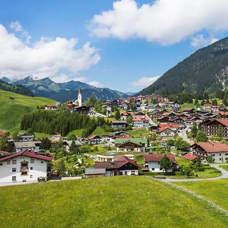 Pensjonat Gaestehaus Zugspitzblick 3*