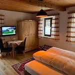 Gaestehaus Zugspitzblick בית הארחה 3*