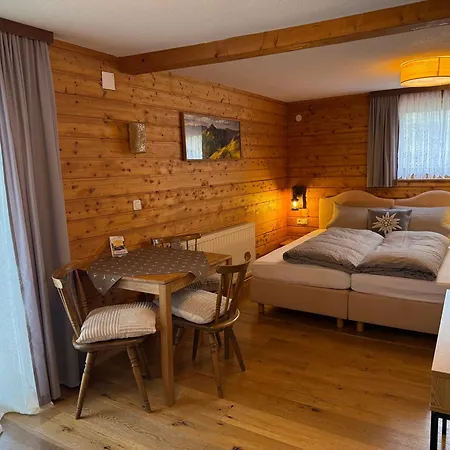 Gaestehaus Zugspitzblick Pensionat Berwang